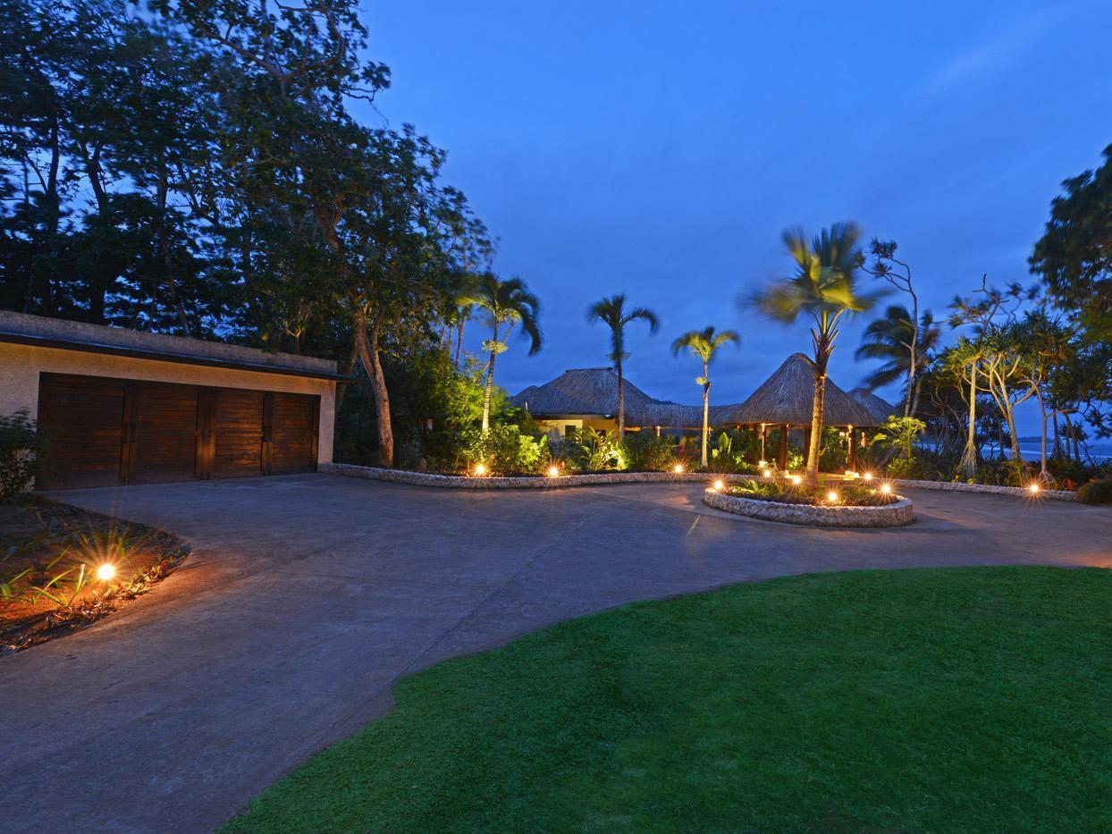 Wavi Island Hotel Naindi Buitenkant foto